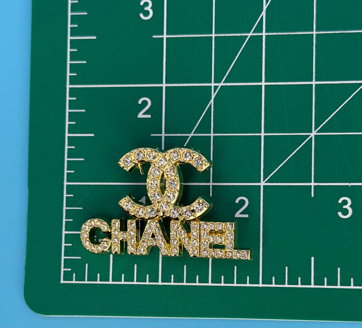 4PC DESIGNER “CHANEL” PATCH/CHARM SET