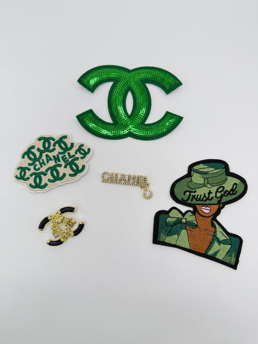NEW 5PC DESIGNER “CHANEL” LOGO PATCH/BROOCHES SET “TRUST GOD” WOMAN LIPS IRON-ON PATCH