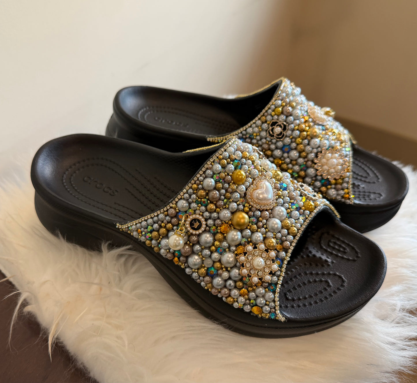 CUSTOM PEARL CROCS “BAE SLIDES” SZ W8