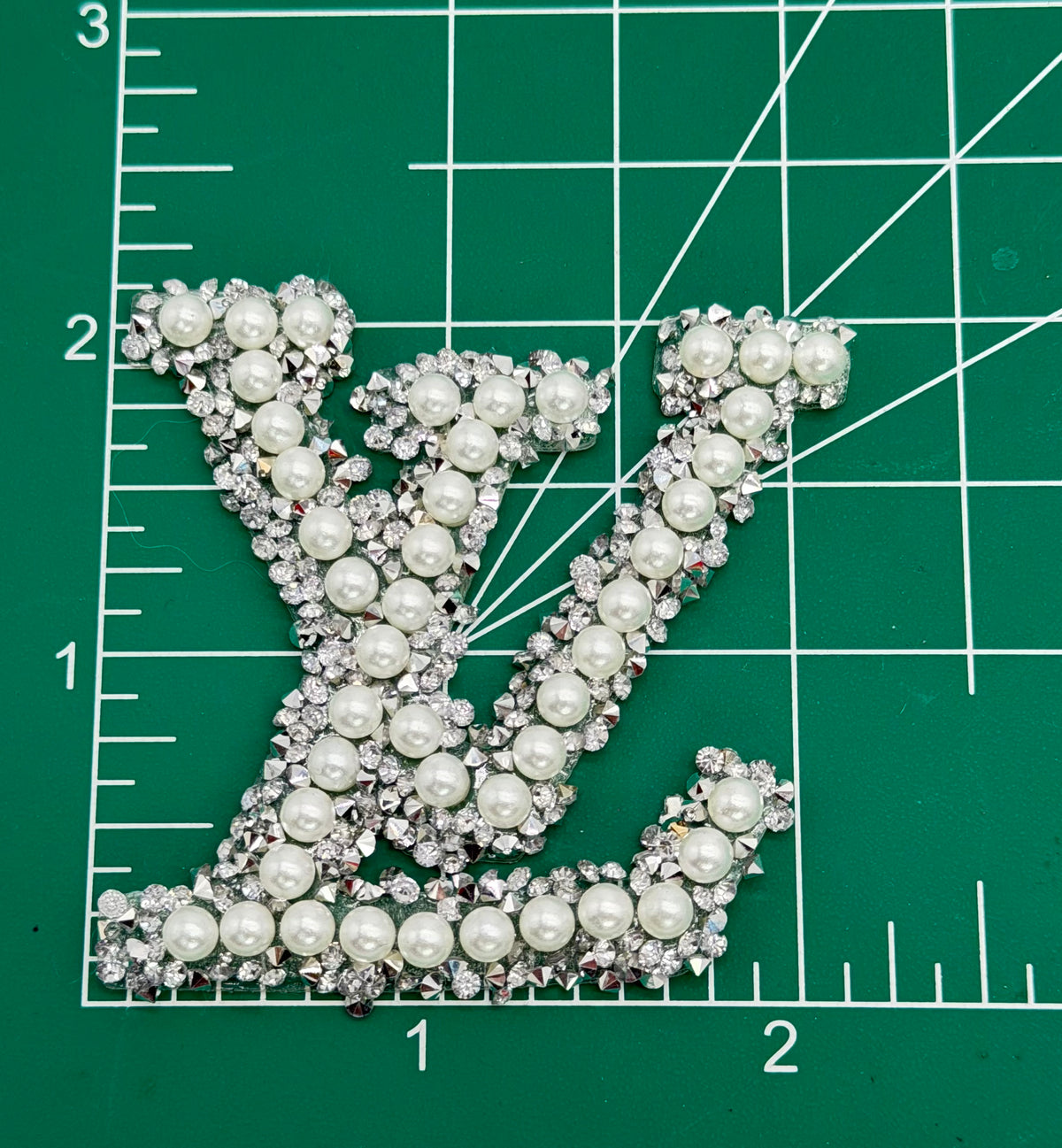 4PC DESIGNER “LV” PATCH/BROOCH SET