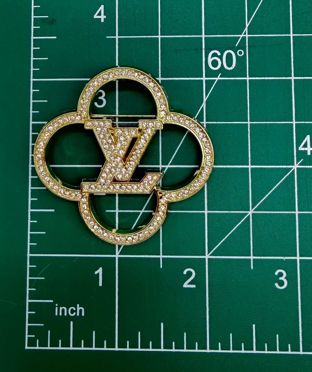 4PC DESIGNER “LV” PATCH/CHARM SET