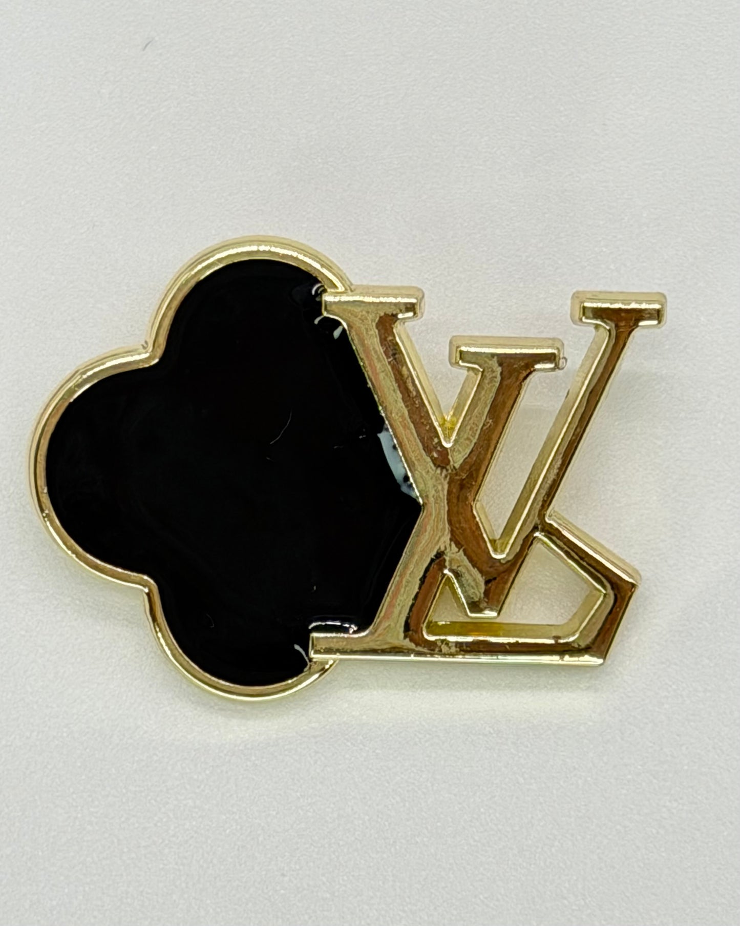5PC “LV” & HELLO KITTY PATCH/BROOCH SET