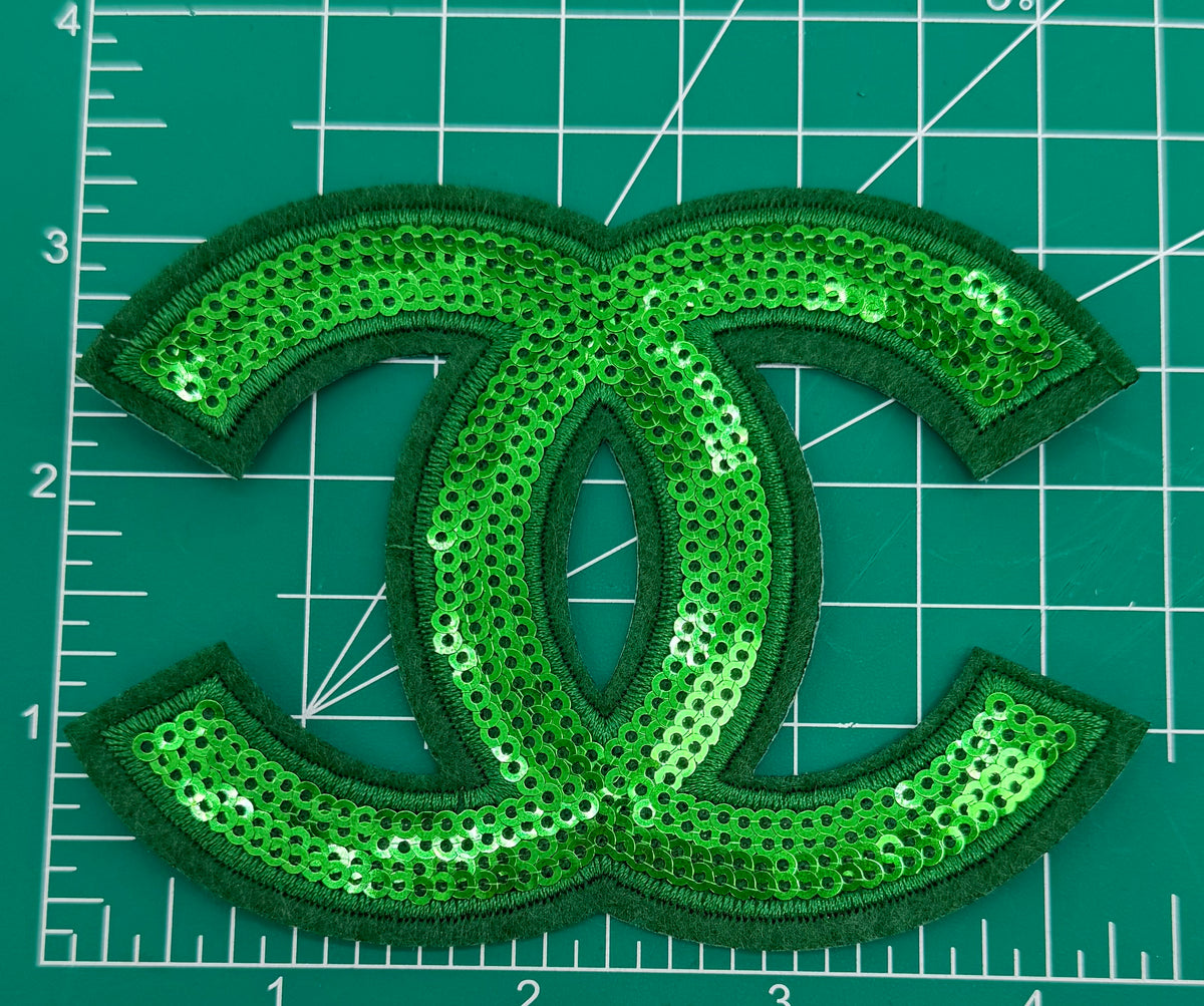 NEW 5PC DESIGNER “CHANEL” LOGO PATCH/BROOCHES SET “TRUST GOD” WOMAN LIPS IRON-ON PATCH