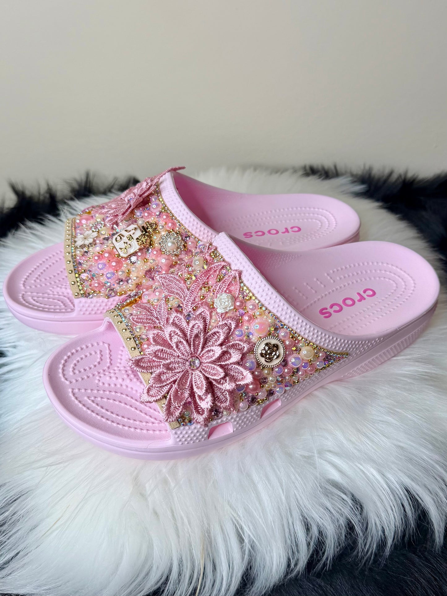STRAWBERRIES & CREAM 3D FLOWERS CUSTOM CROCS