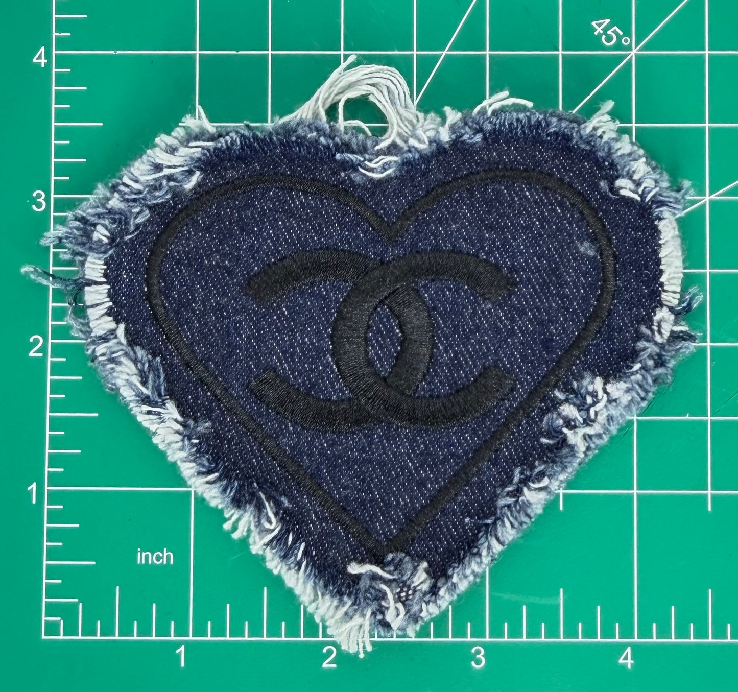 “CHANEL” 3PC PATCH/BROOCH SET