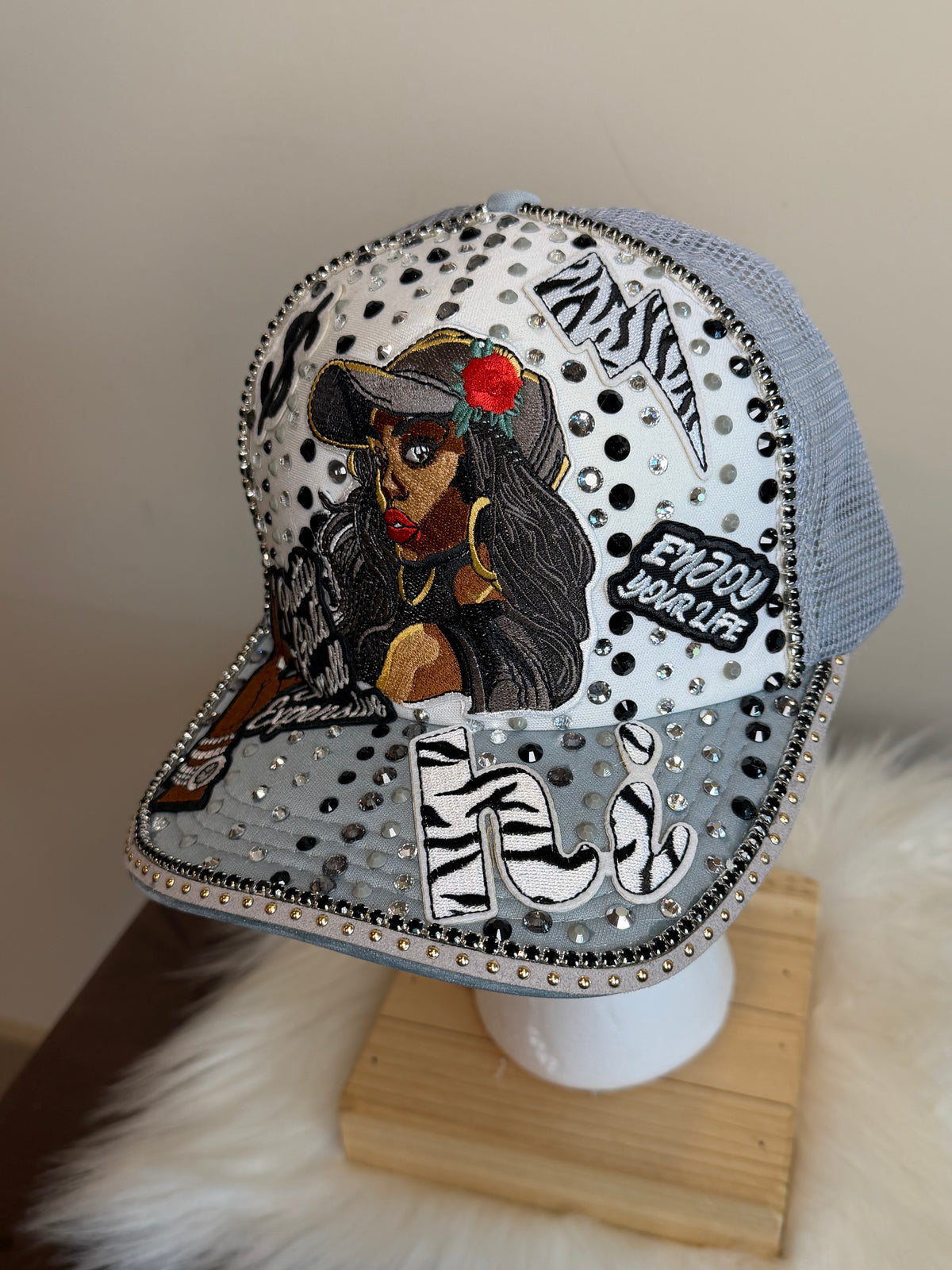 “PRETTY GIRLS SMELL EXPENSIVE” GRAY/SILVER/BLACK JUNK TRUCKER HAT