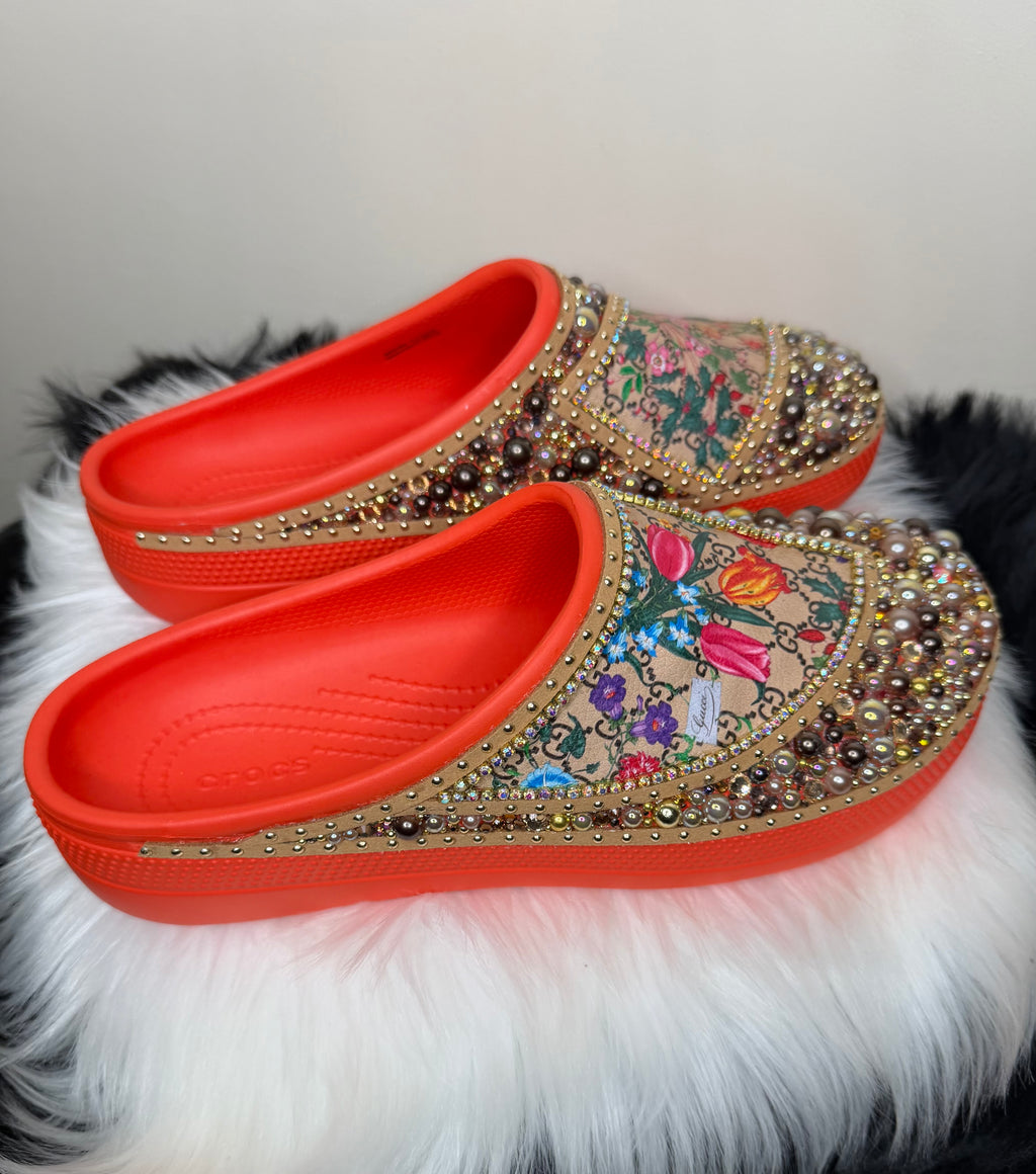 DESIGNER INSPIRED CROC SLIDES