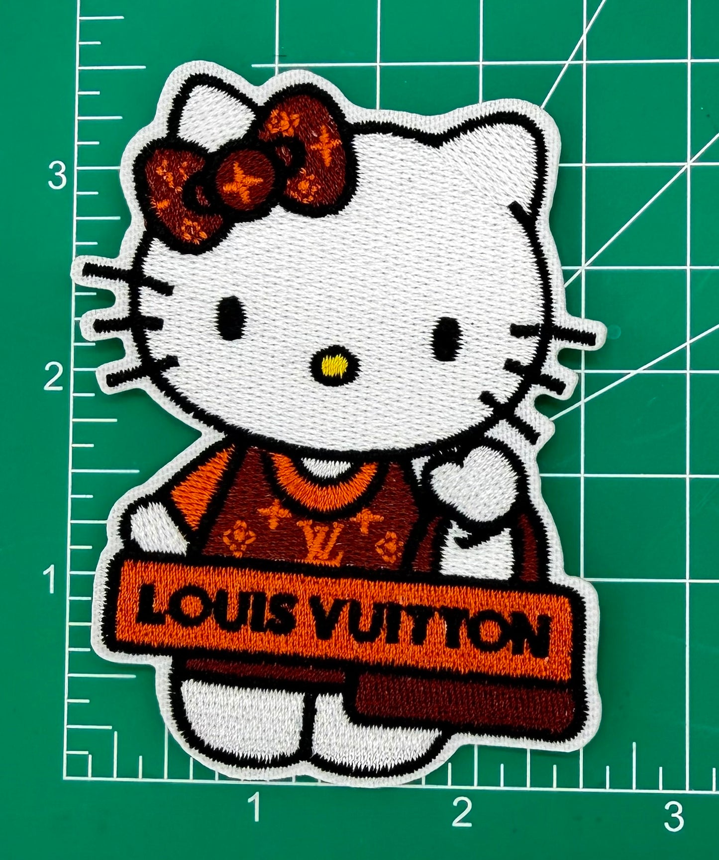 5PC “LV” & HELLO KITTY PATCH/BROOCH SET