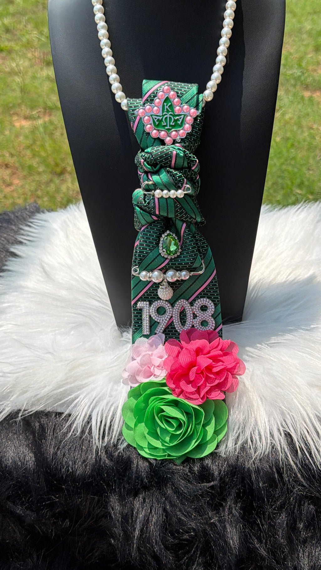 AKA GREEN/ PINK PEARL TIE