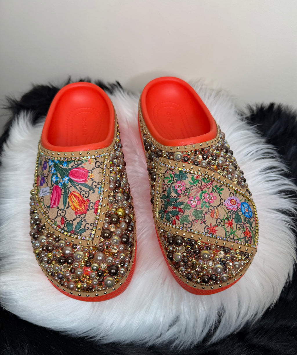 DESIGNER INSPIRED CROC SLIDES