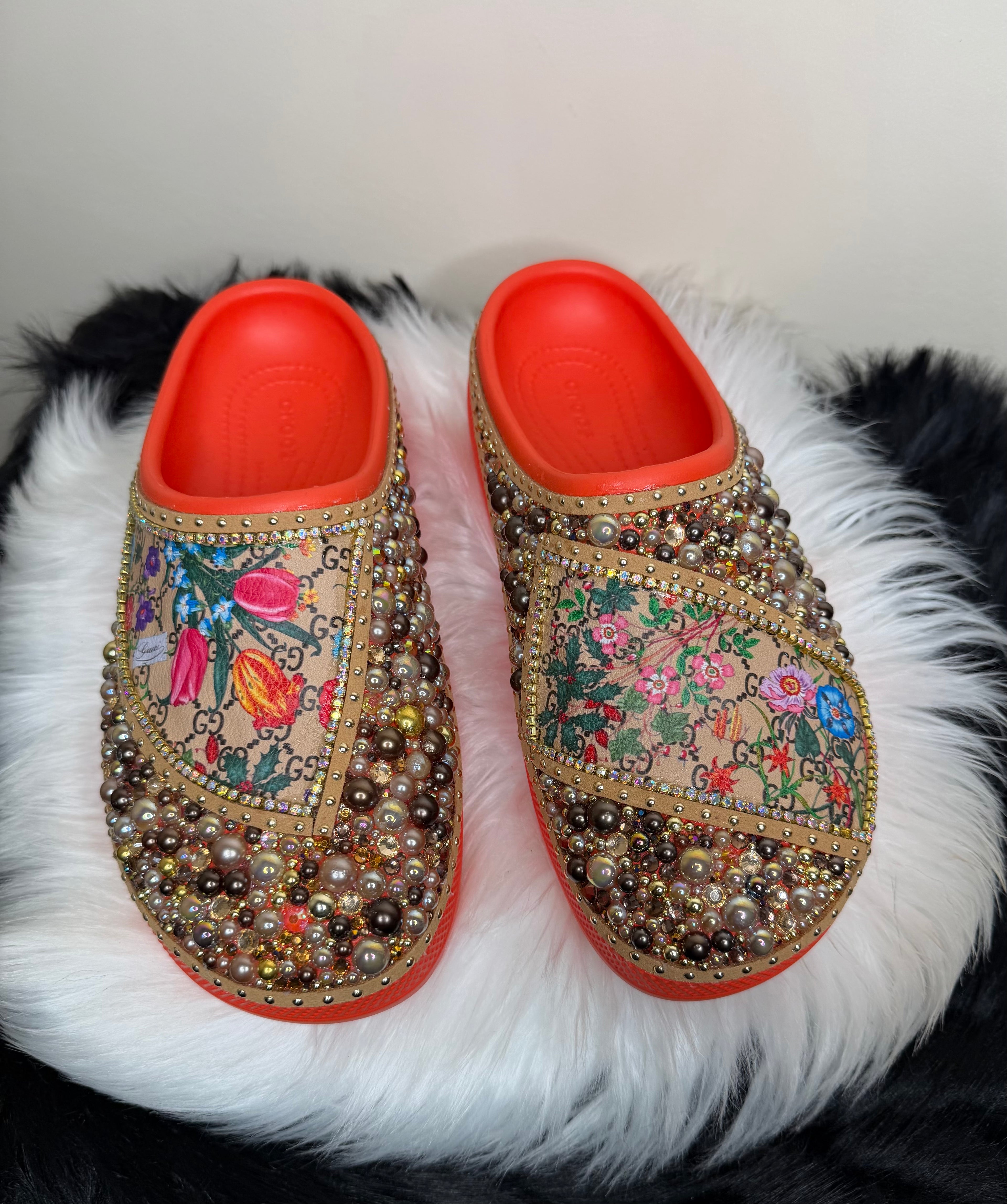 DESIGNER INSPIRED CROC SLIDES