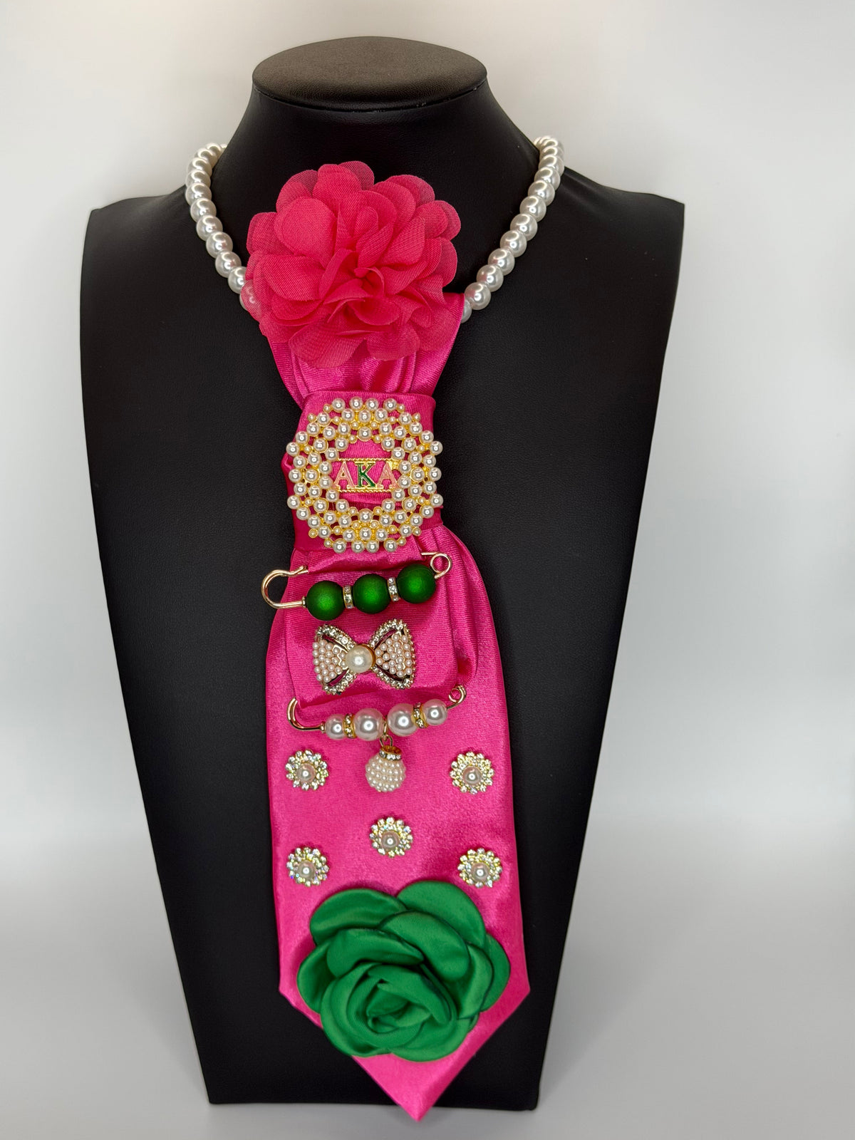 CUSTOM FUCHSIA PEARL “AKA” TIE