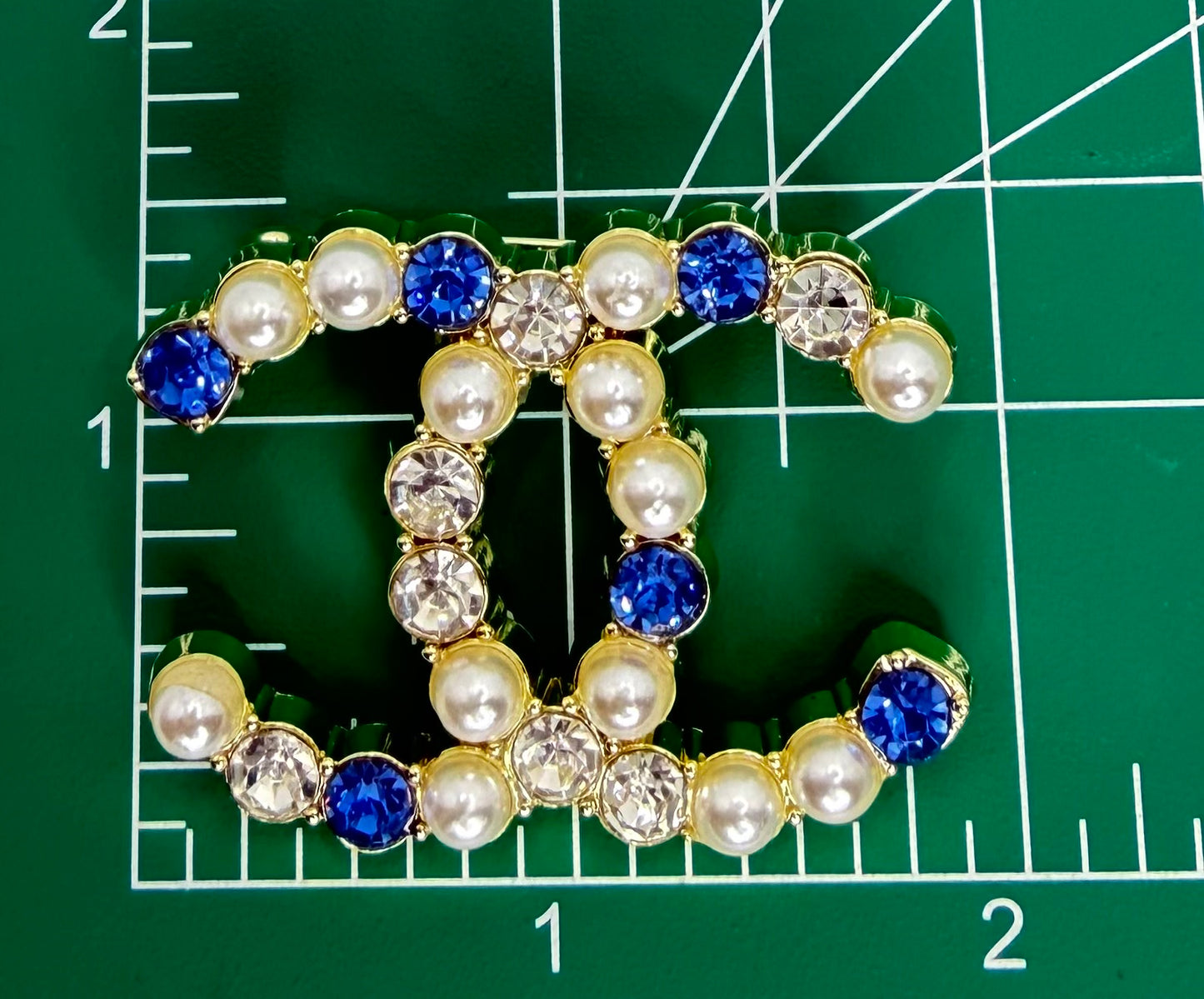 “CHANEL” 3PC PATCH/BROOCH SET