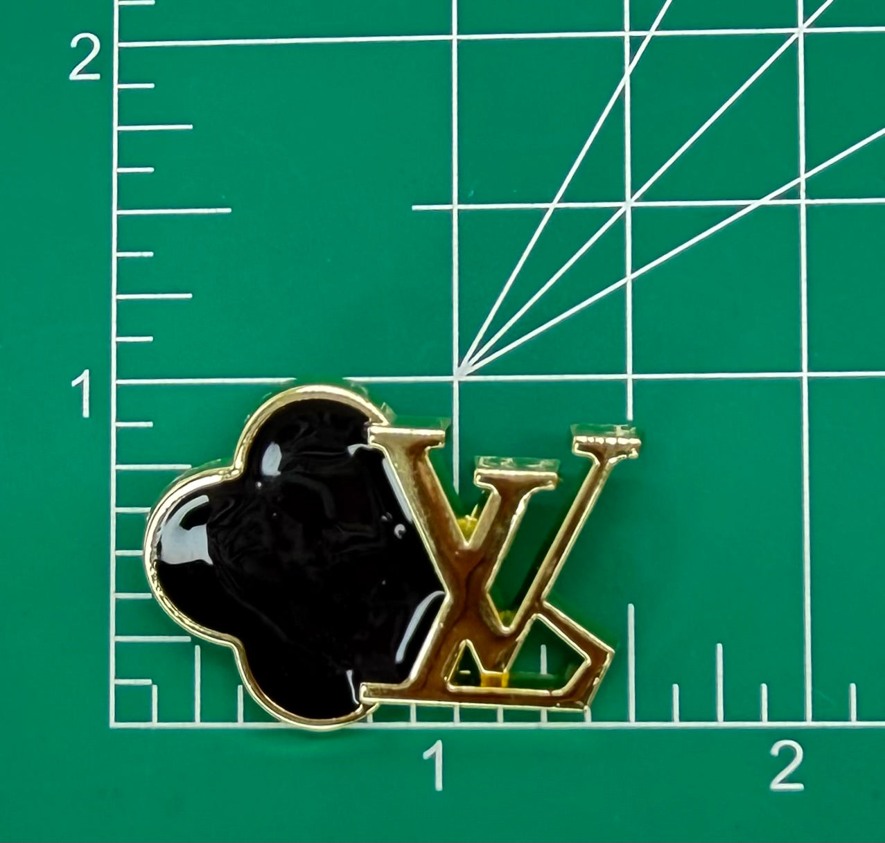 5PC “LV” & HELLO KITTY PATCH/BROOCH SET
