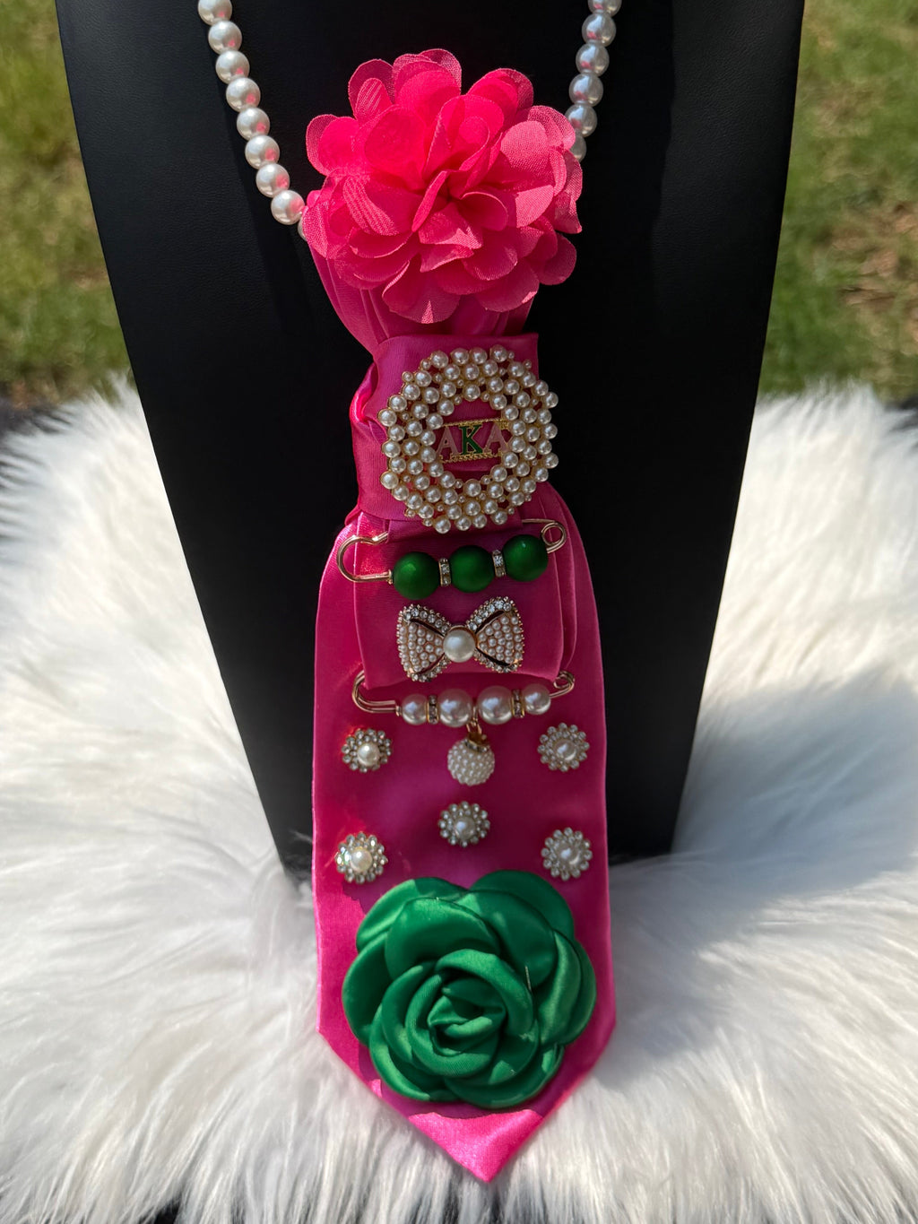 CUSTOM FUCHSIA PEARL “AKA” TIE