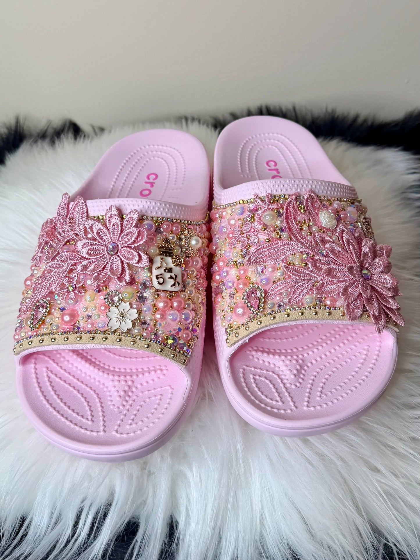 STRAWBERRIES & CREAM 3D FLOWERS CUSTOM CROCS