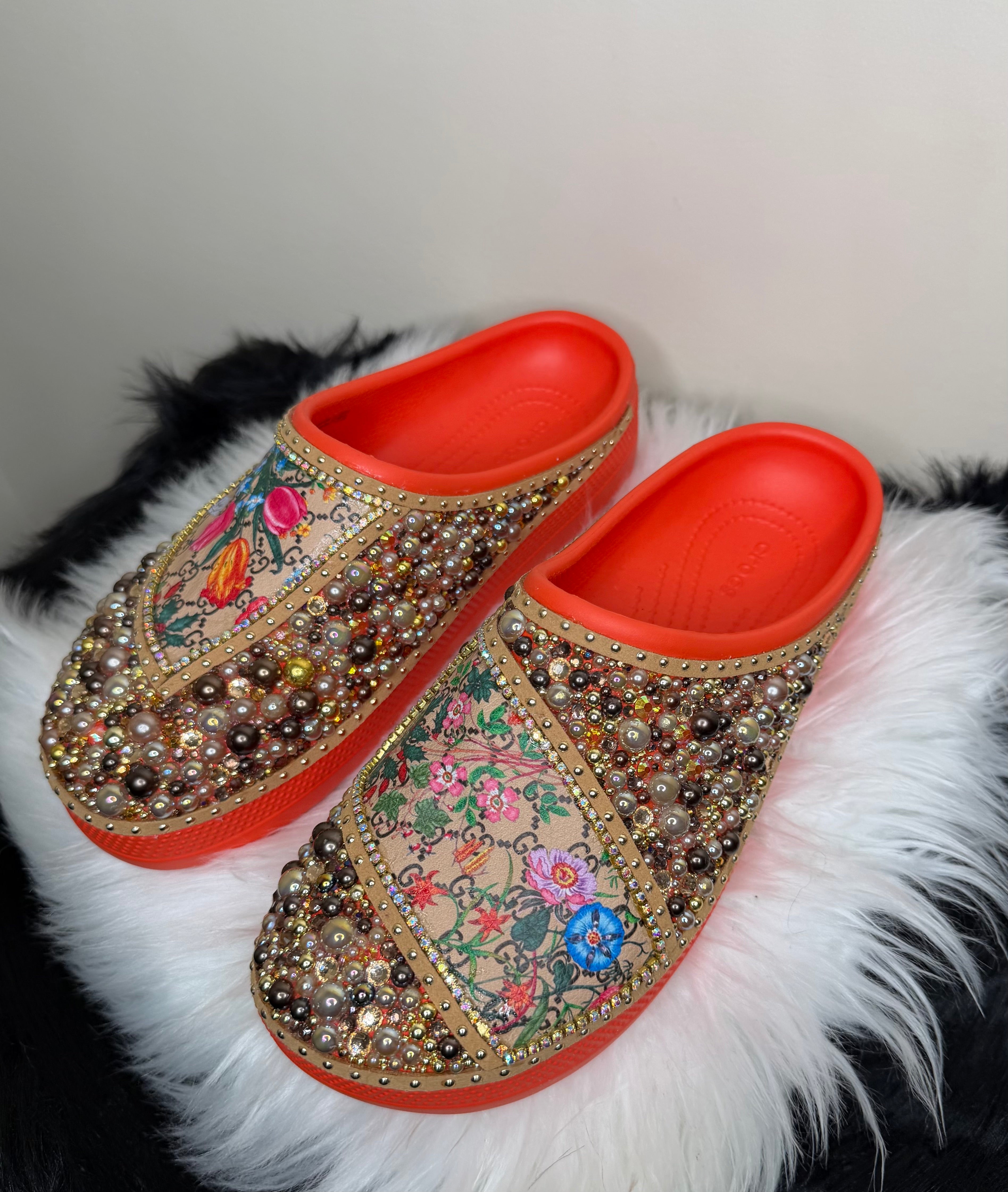 DESIGNER INSPIRED CROC SLIDES