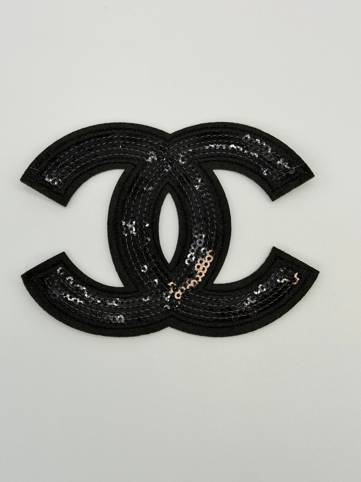 7PC DESIGNER “CHANEL” SEQUIN PATCH/BROOCH SET BLACK/GOLD
