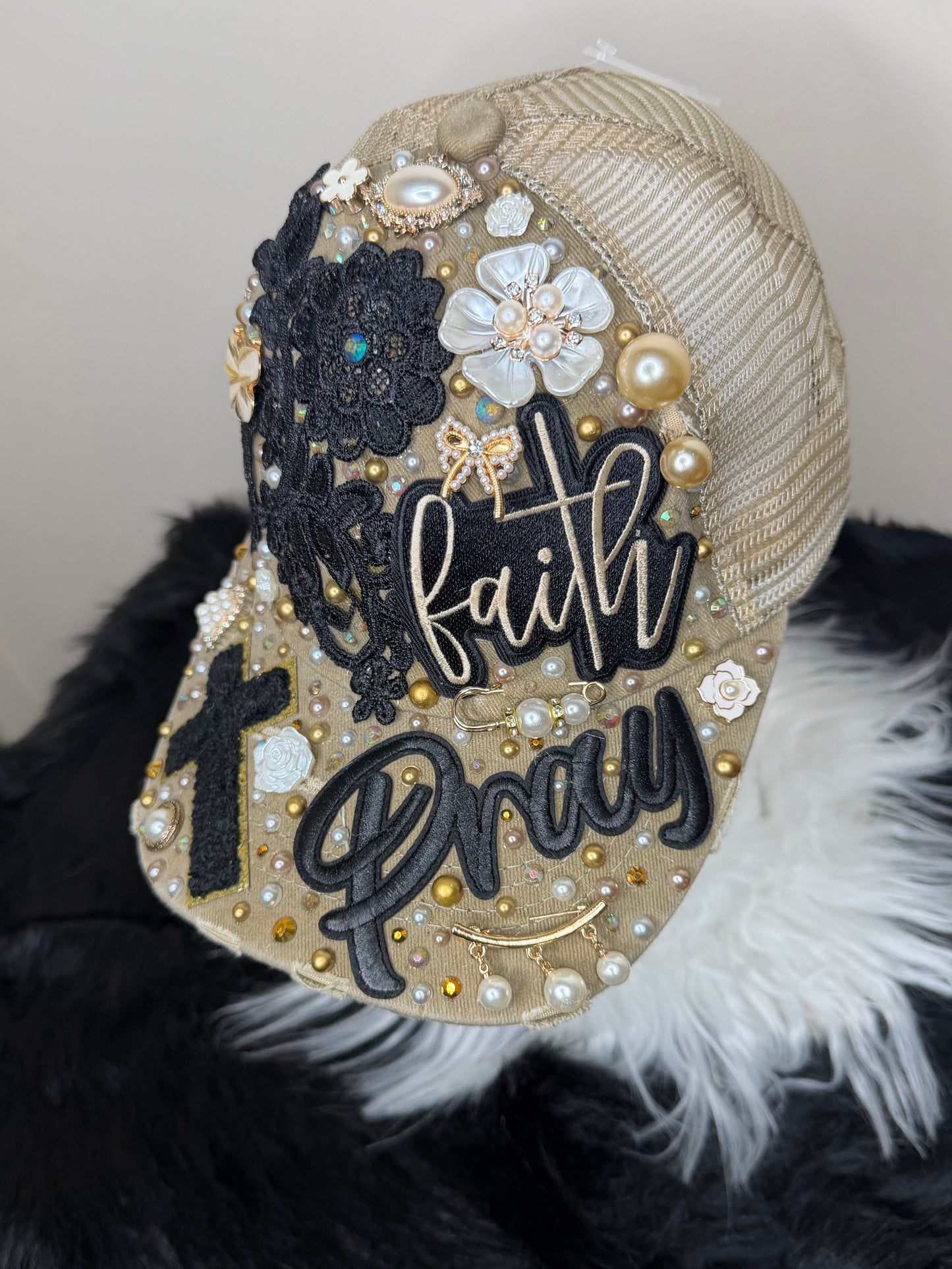 TAN/BLACK FLOWER/PEARLS BASEBALL CAP