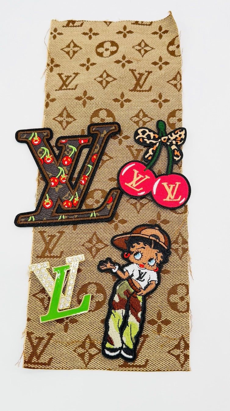 5PC DESIGNER “LV” FABRIC/PATCHES/BROOCH SET