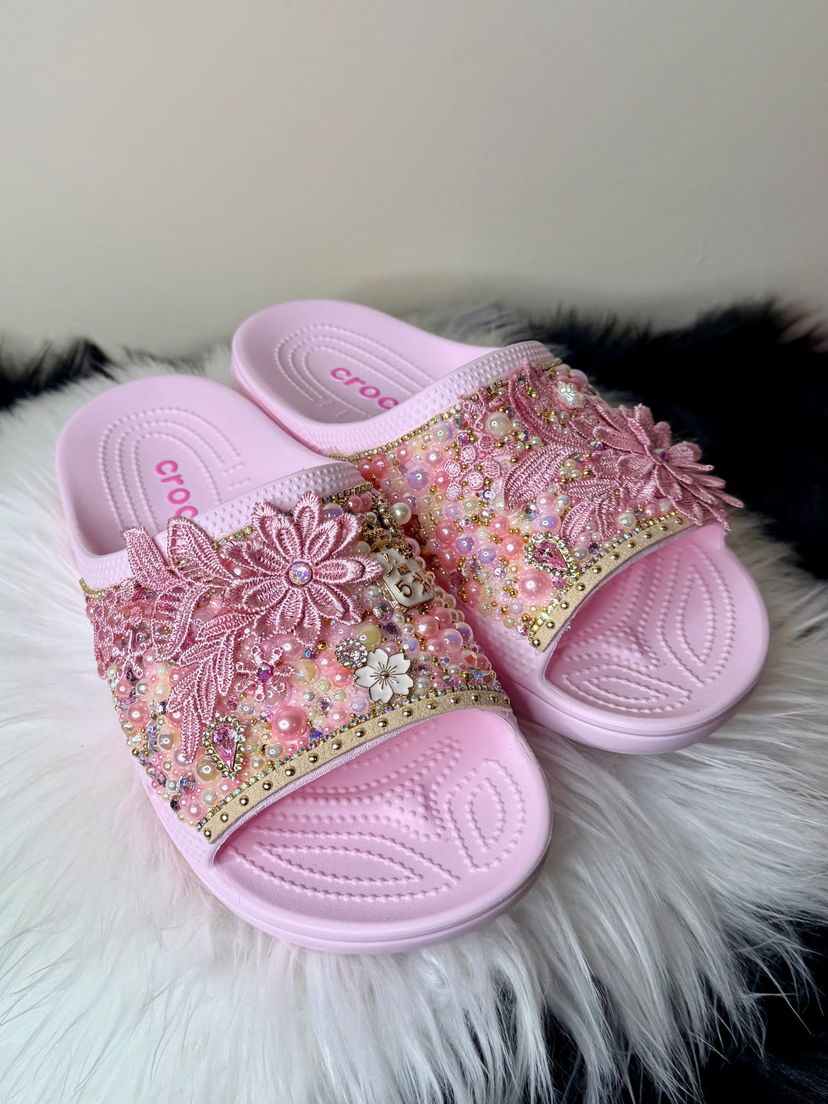 STRAWBERRIES & CREAM 3D FLOWERS CUSTOM CROCS