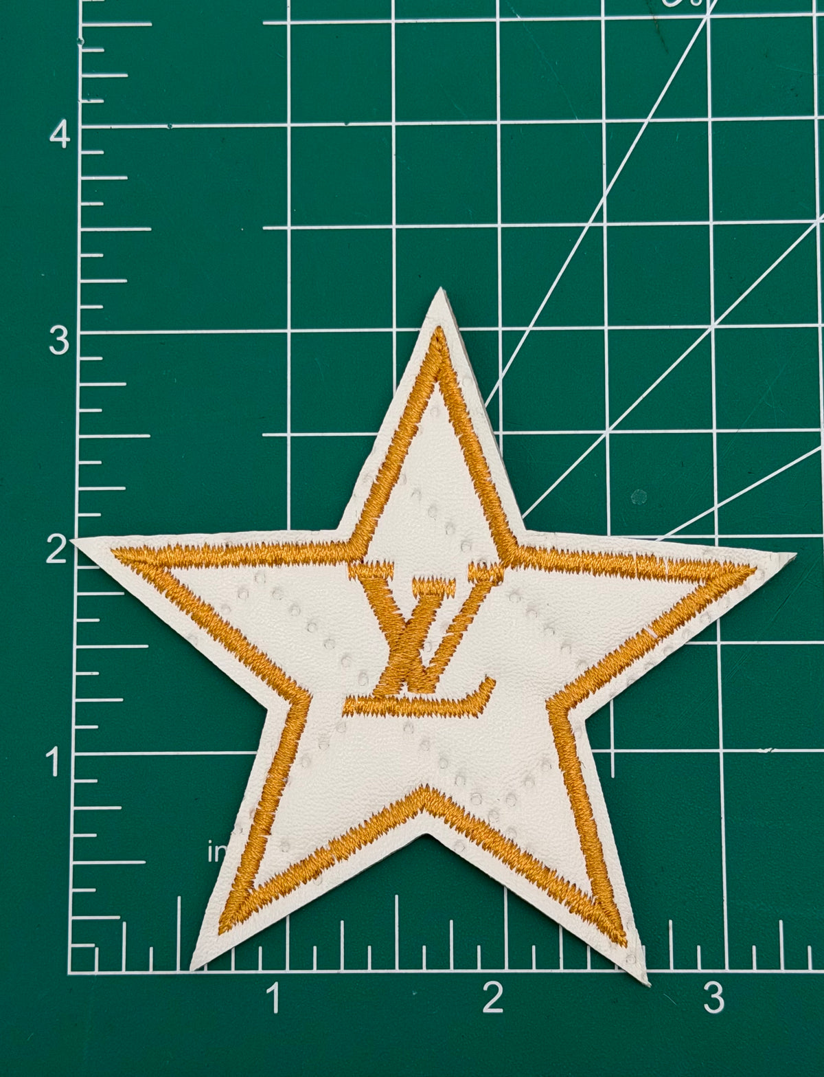 5PC “LV” WHT/GLD/BRN PATCH SET