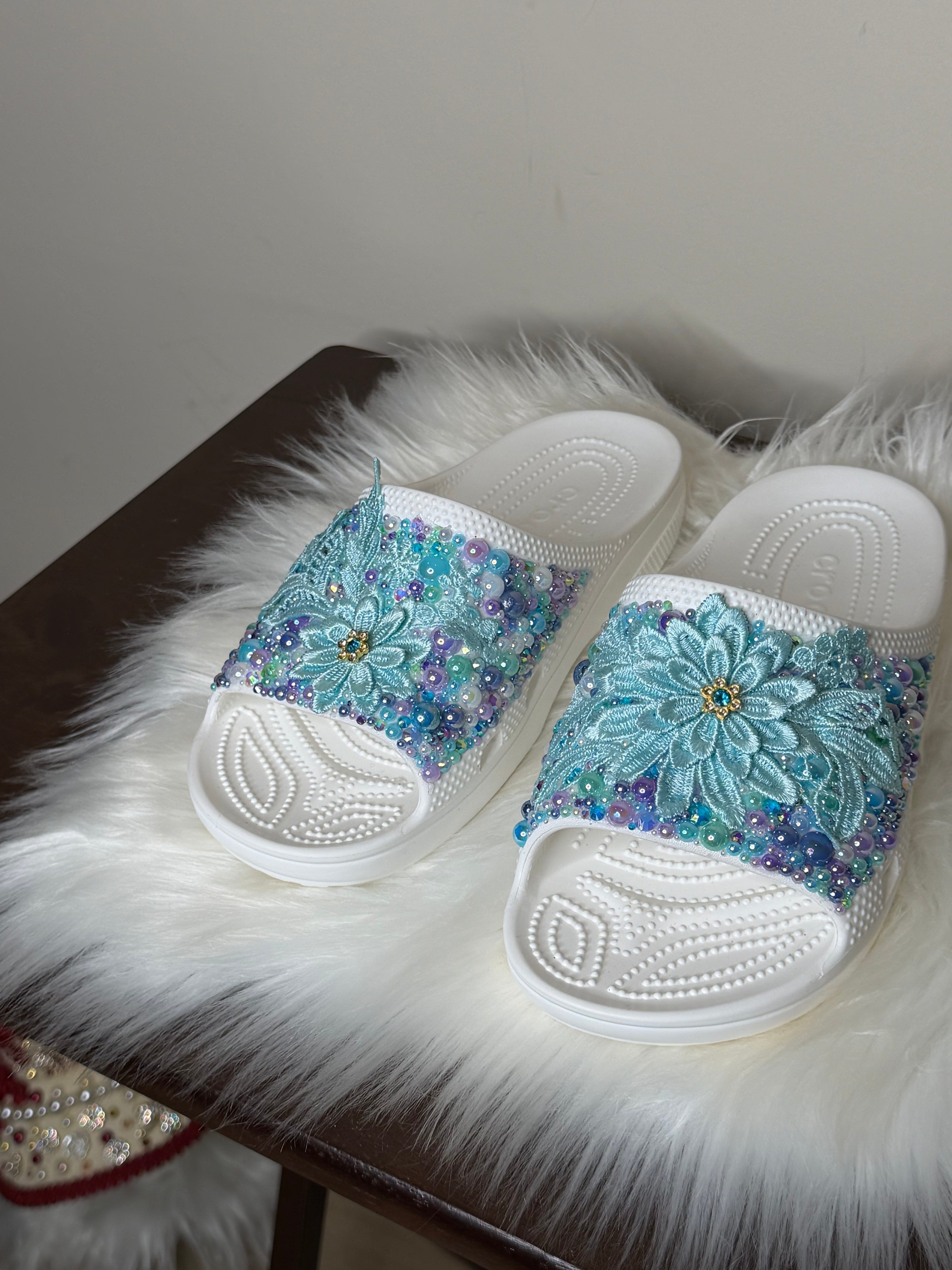 CUSTOM CROCS 3D FLOWER SATURDAY SLIDE