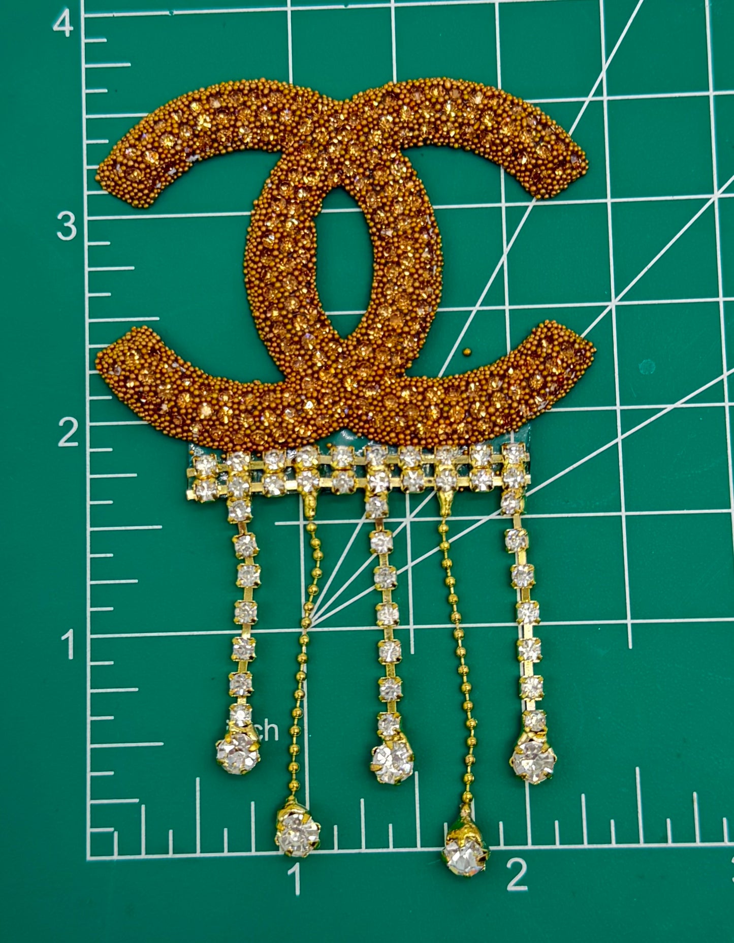 7PC DESIGNER “CHANEL” SEQUIN PATCH/BROOCH SET BLACK/GOLD