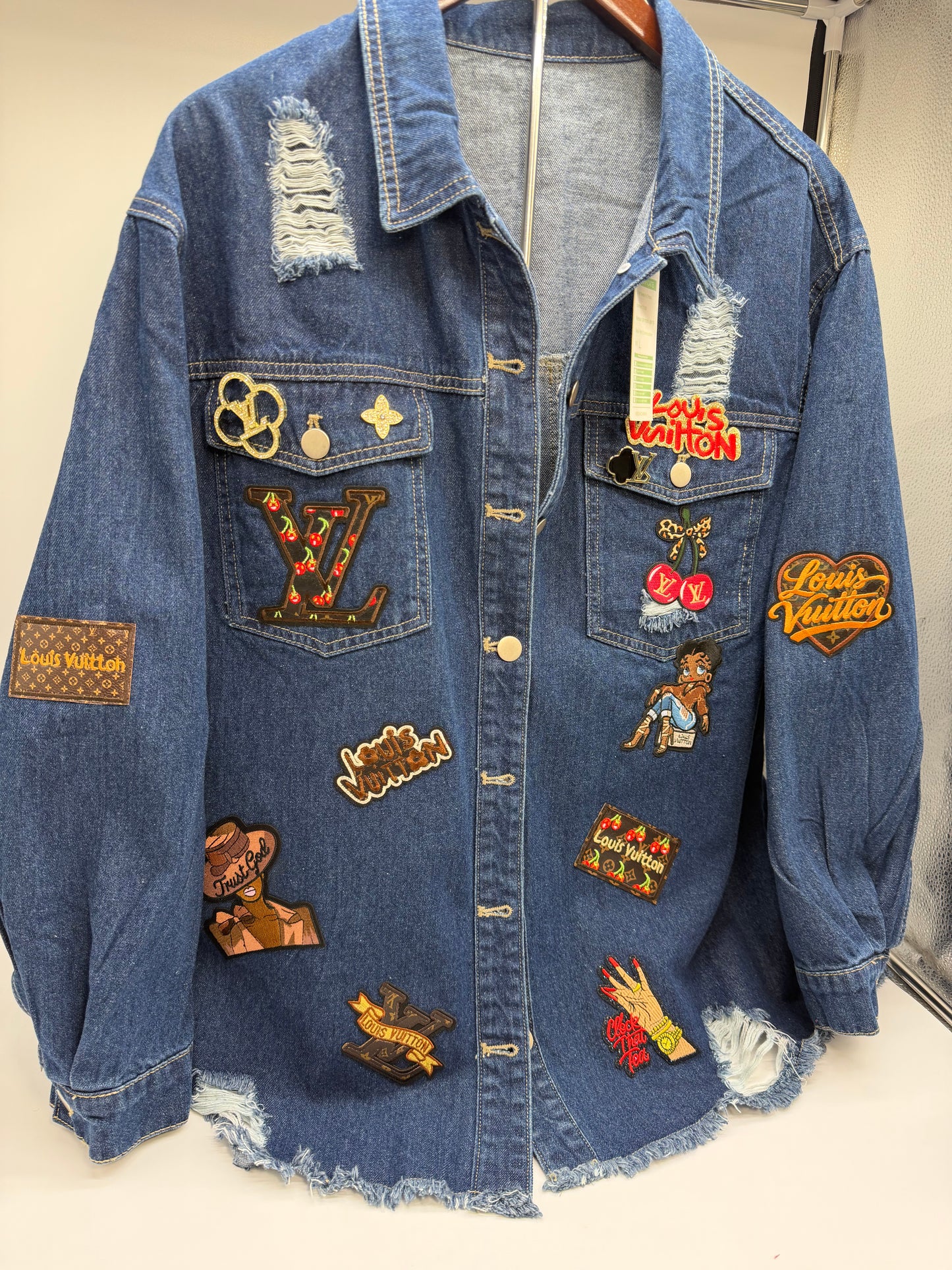 CUSTOM DISTRESSED DENIM PATCH SHACKET MED