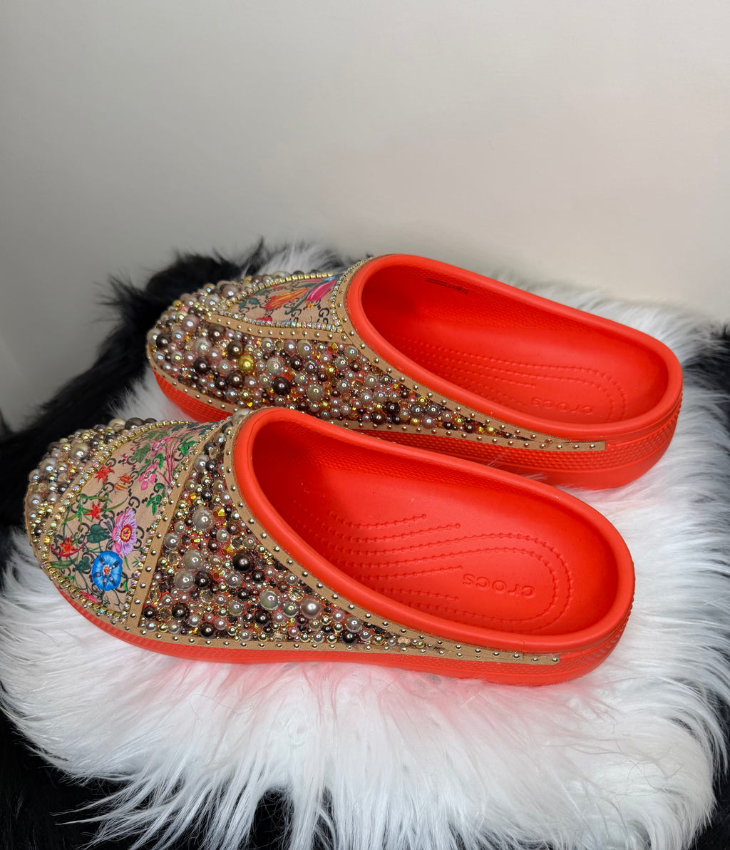 DESIGNER INSPIRED CROC SLIDES