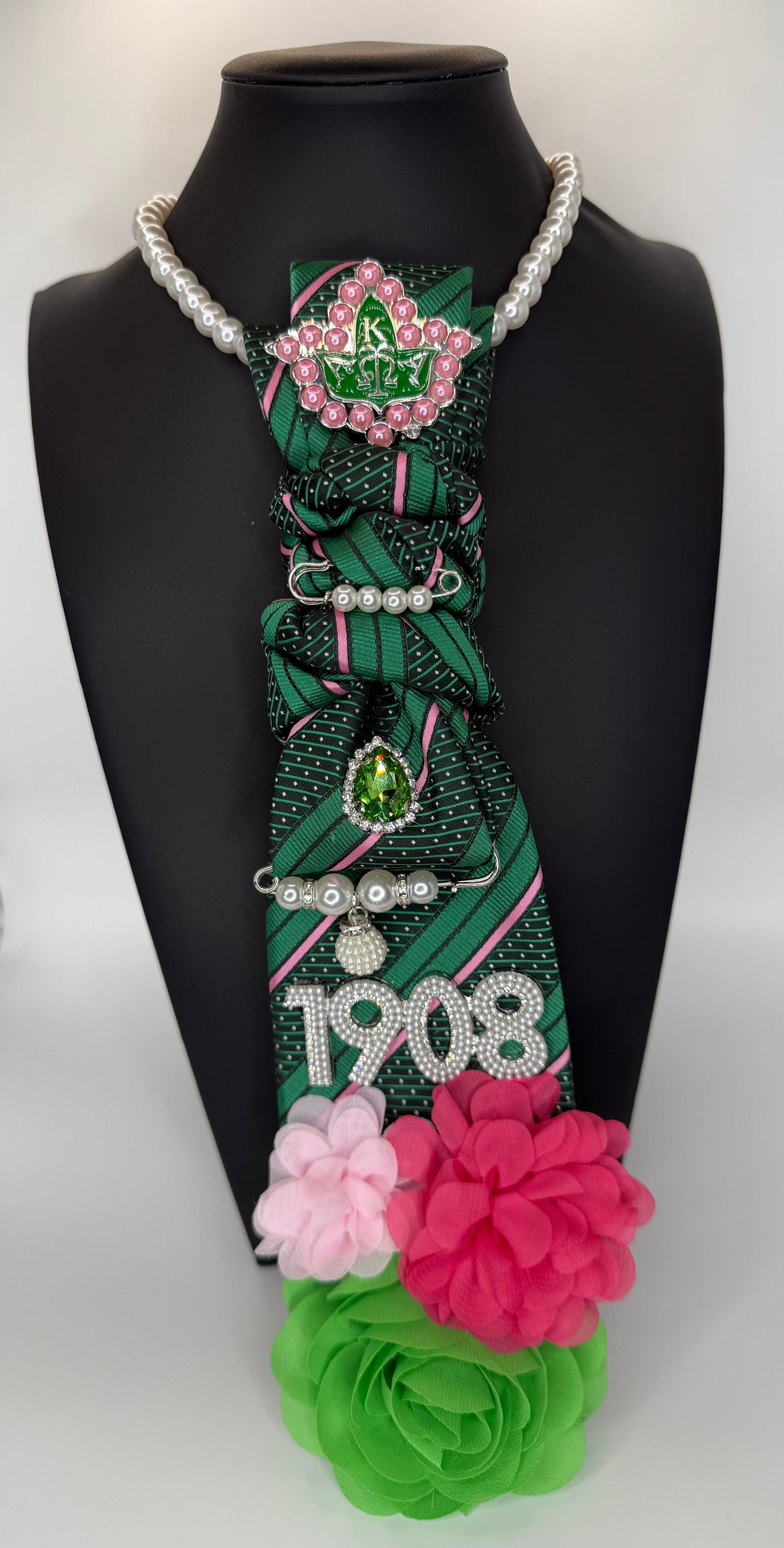 AKA GREEN/ PINK PEARL TIE