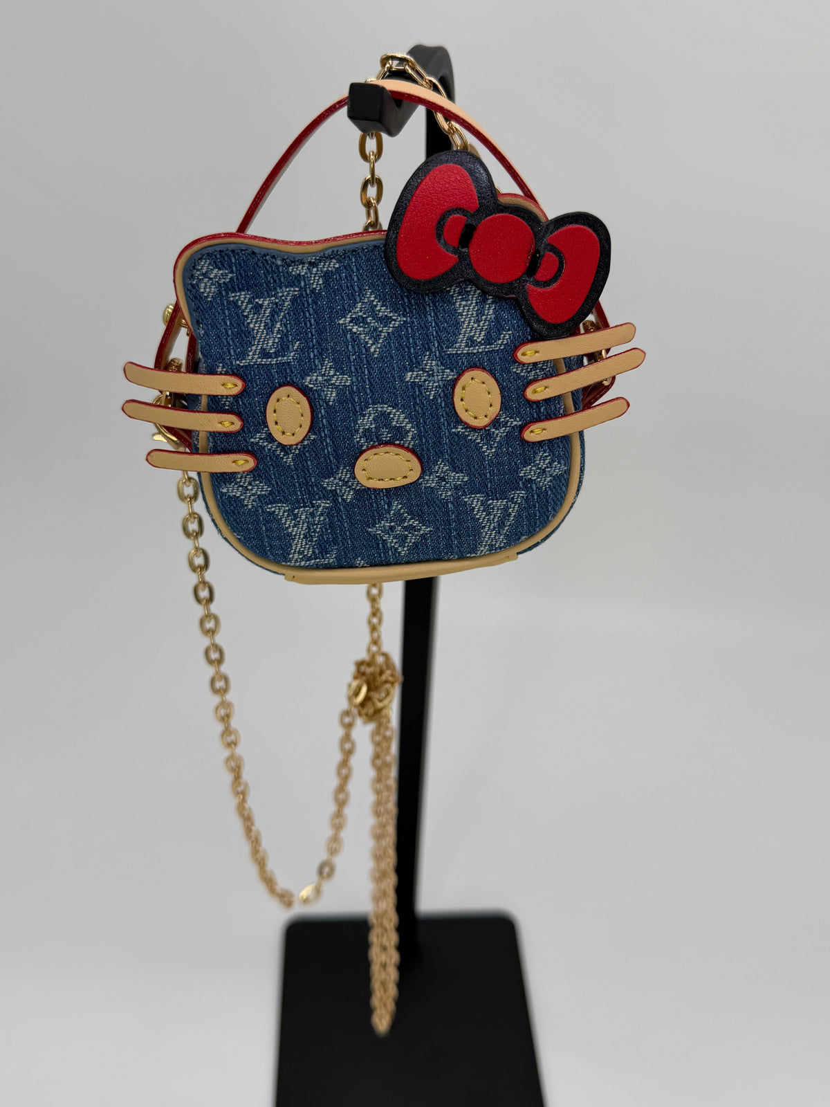 NEW “HELLO KITTY” “LV” CROSSBODY DENIM PURSE