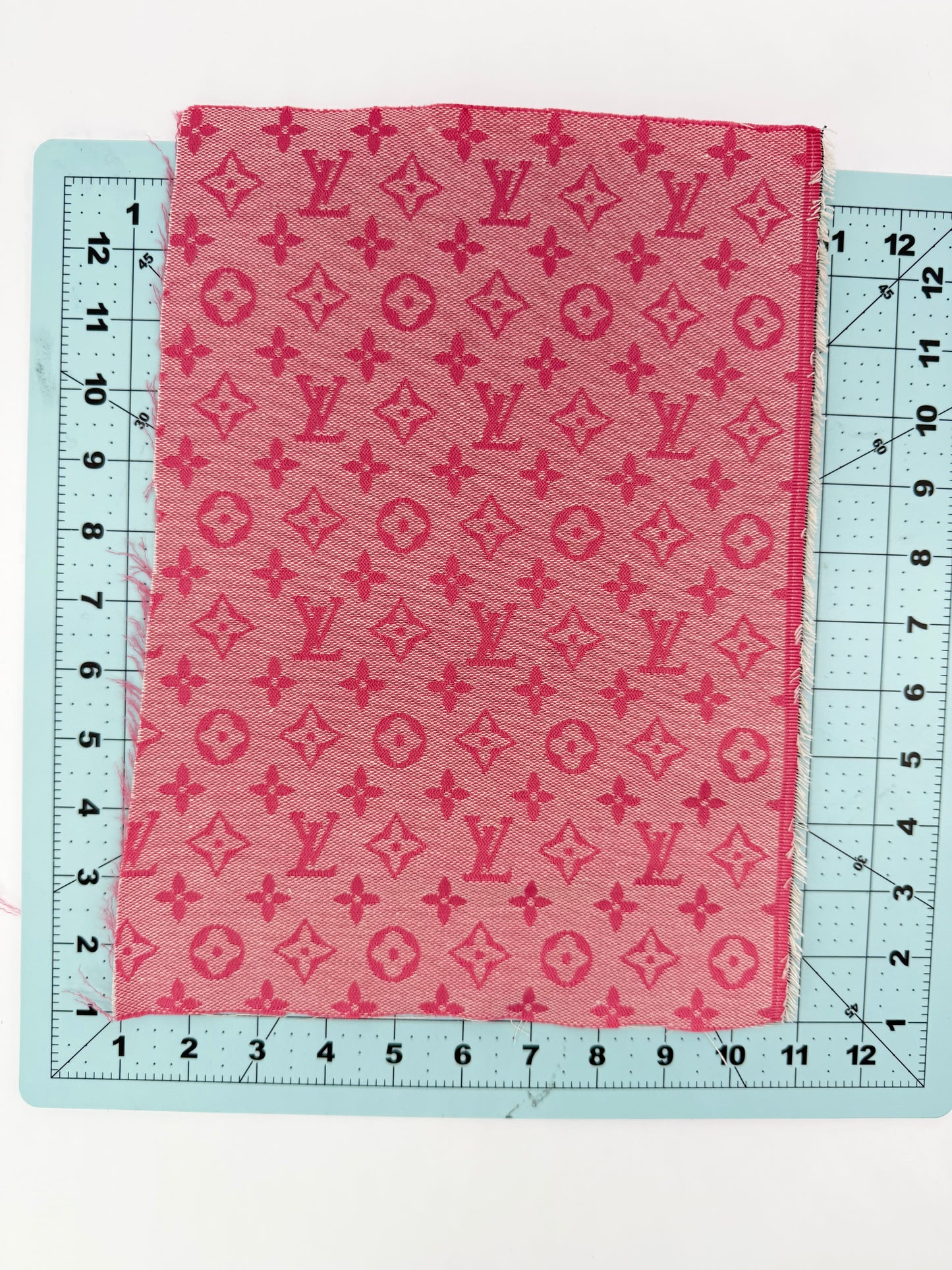 5PC PINK DESIGNER “LV” LOGO FABRIC/PATCH/BROOCH SET