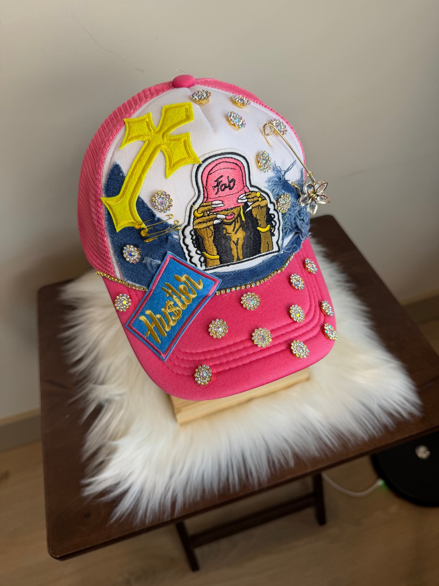 “FUCHSIA PINK HUSTLER BLING” TRUCKER JUNK SNAPBACK HAT