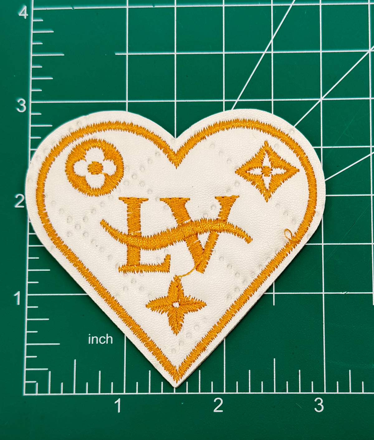 5PC “LV” WHT/GLD/BRN PATCH SET