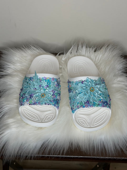 CUSTOM CROCS 3D FLOWER SATURDAY SLIDE