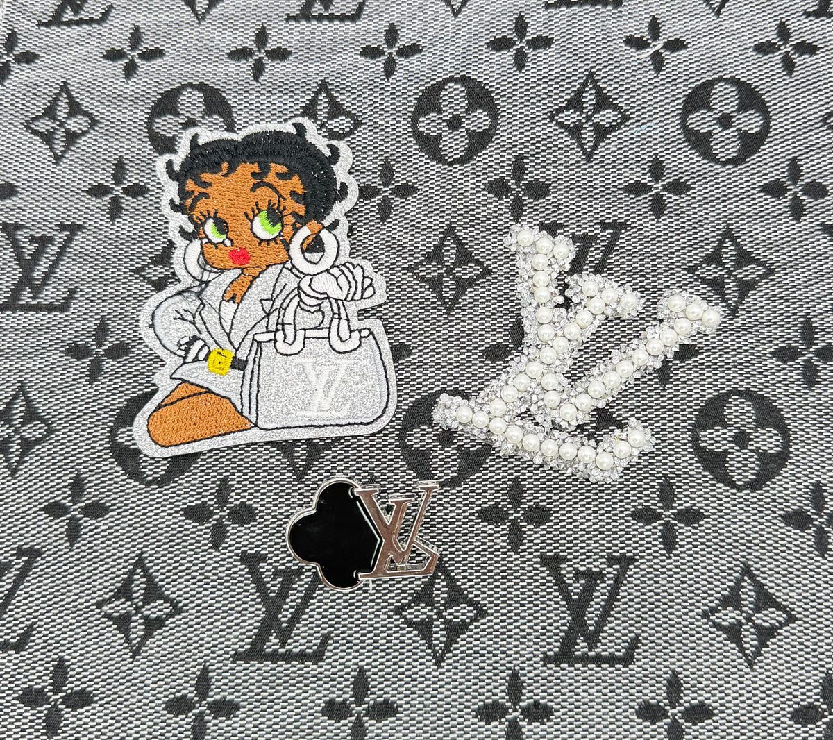 4PC DESIGNER “LV” PATCH/BROOCH SET