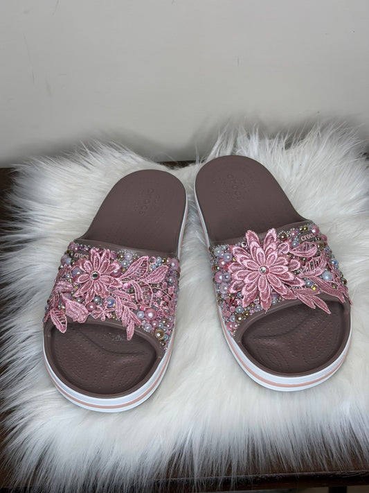 3D FLOWER MAUVE & TAN CUSTOM CROC SLIDES