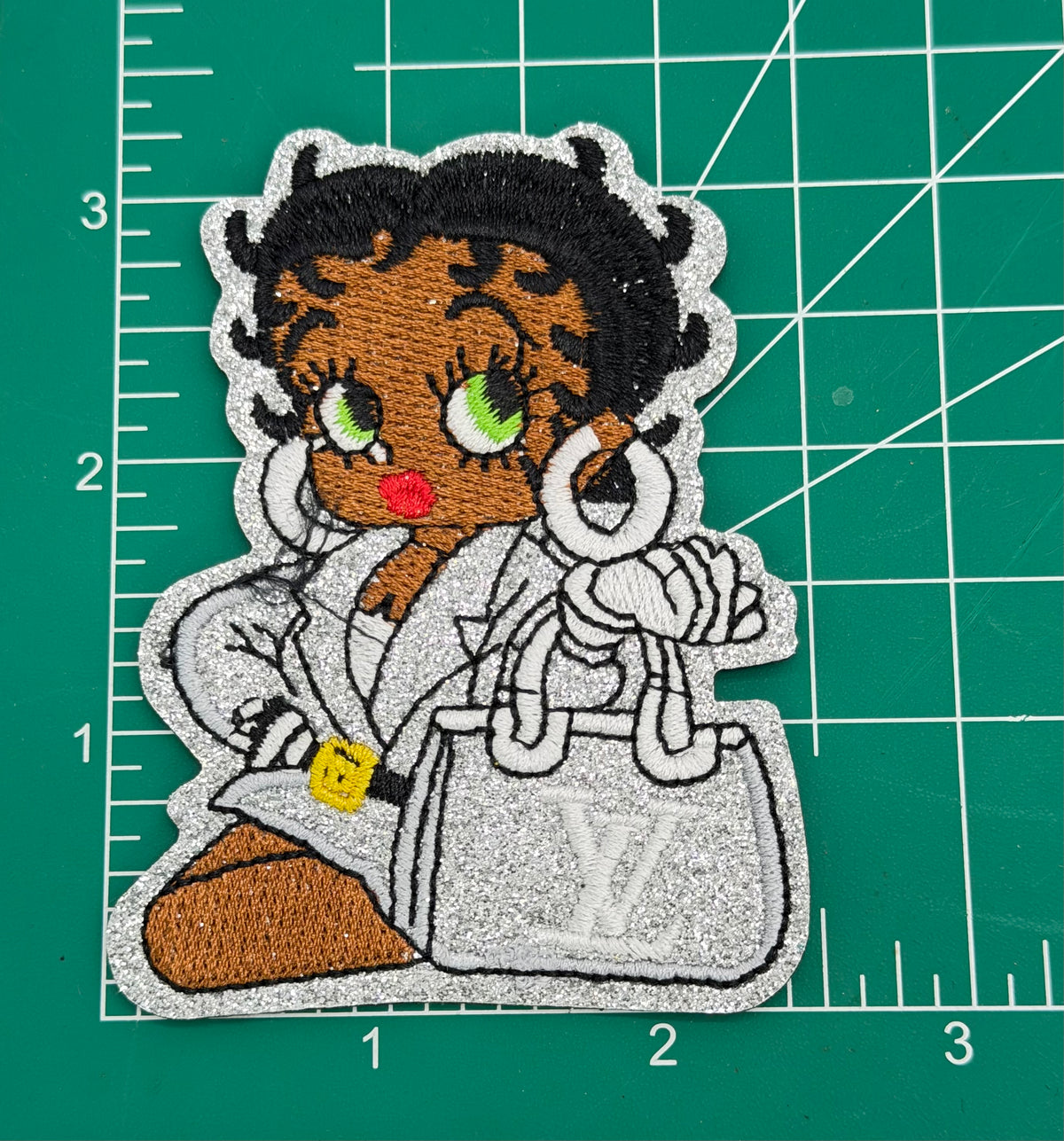4PC DESIGNER “LV” PATCH/BROOCH SET
