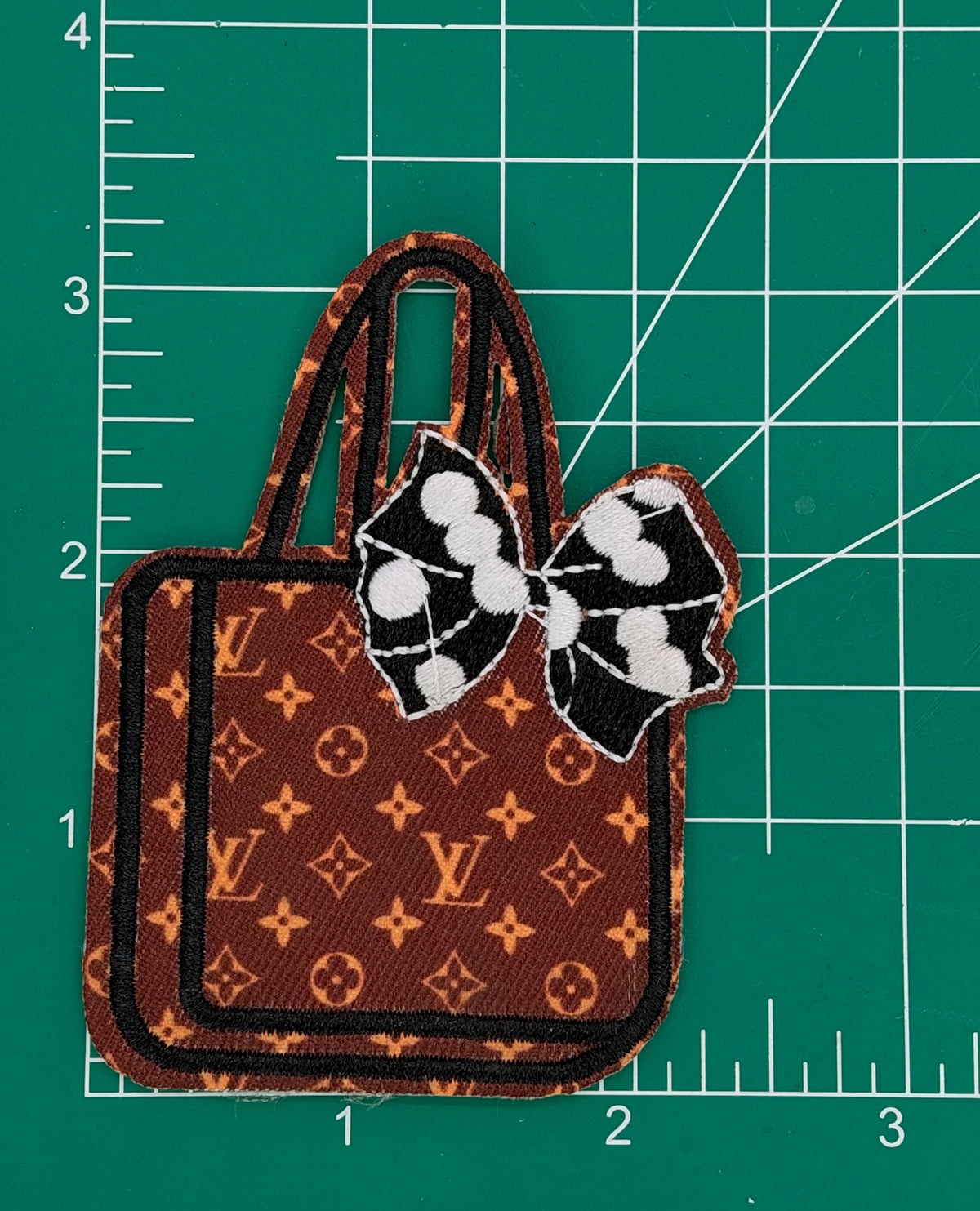 4PC “LV” HELLO KITTY PATCH SET