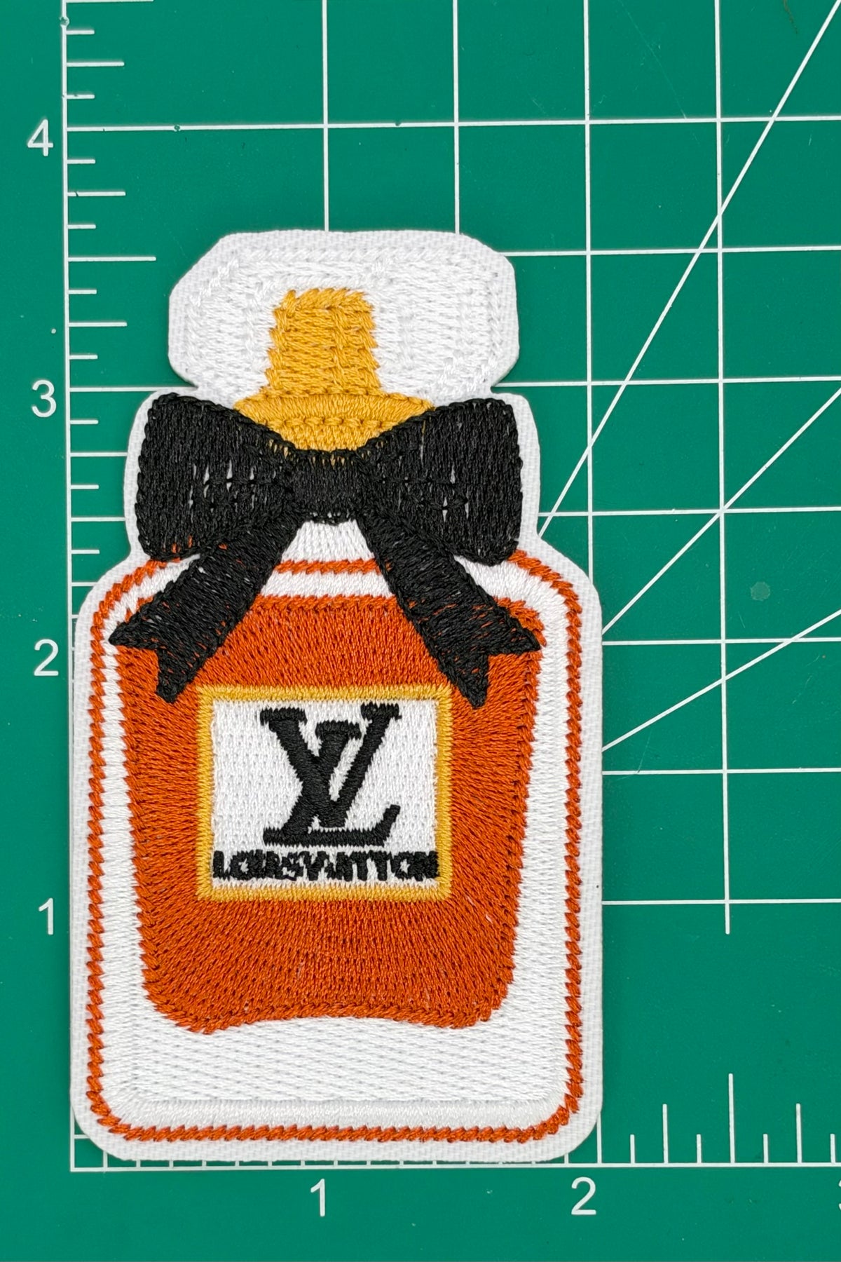 4PC “LV” HELLO KITTY PATCH SET