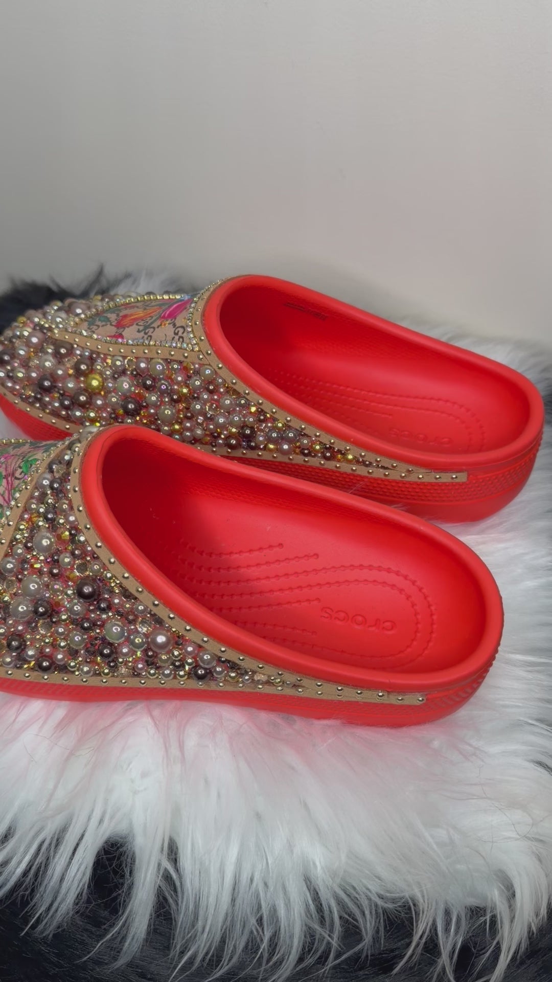 DESIGNER INSPIRED CROC SLIDES