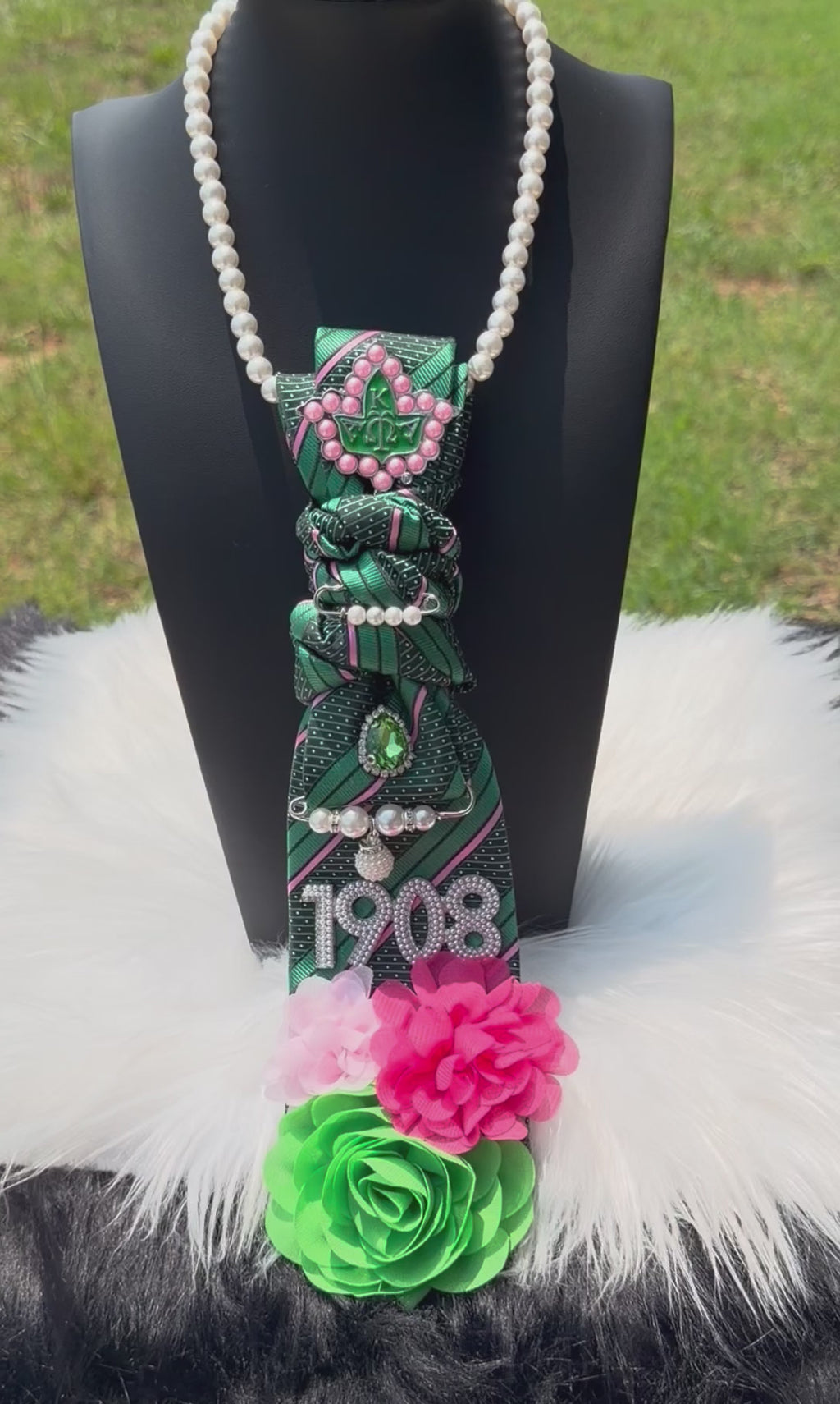 AKA GREEN/ PINK PEARL TIE